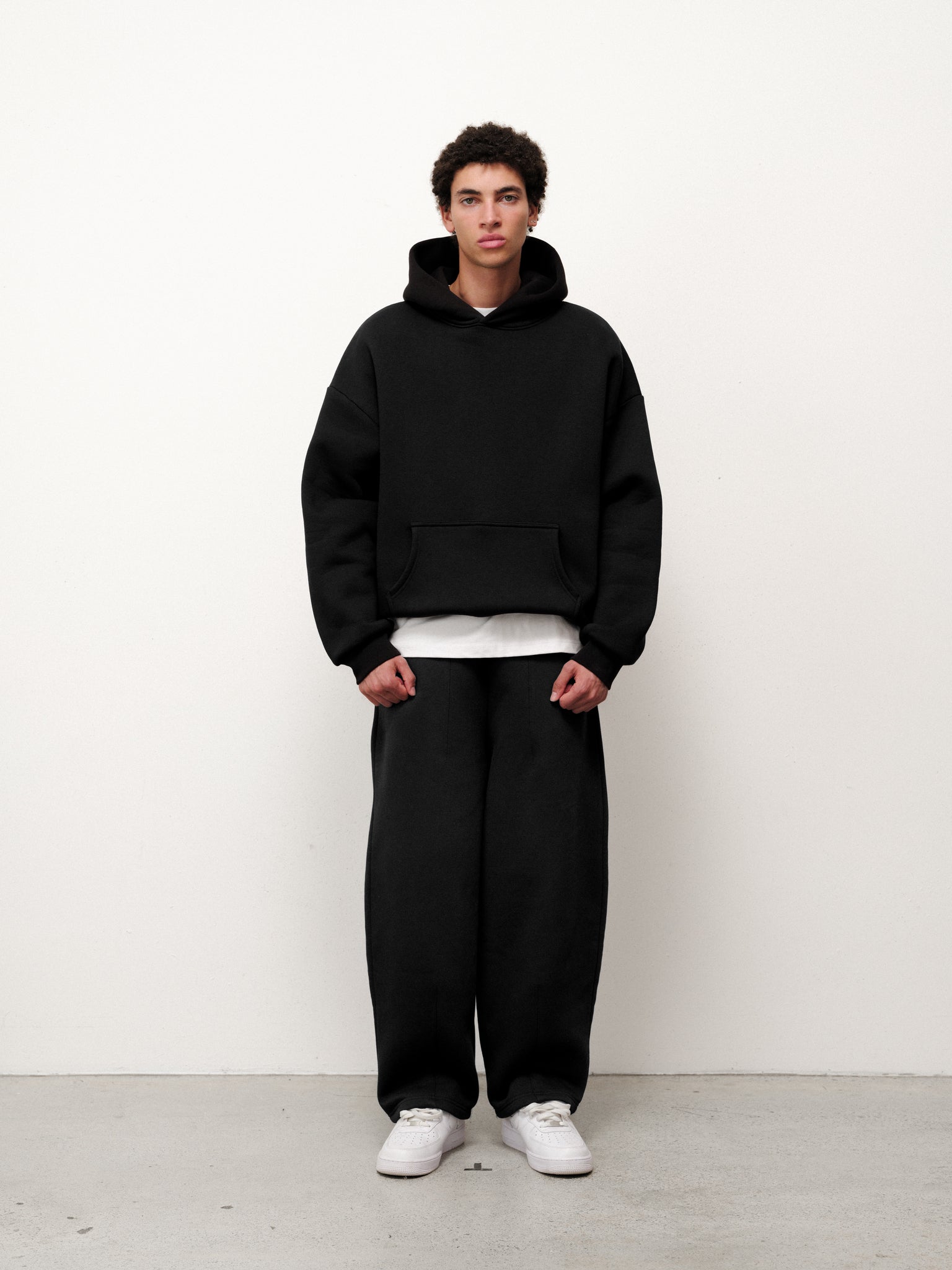 COZY HOODIE - BLACK