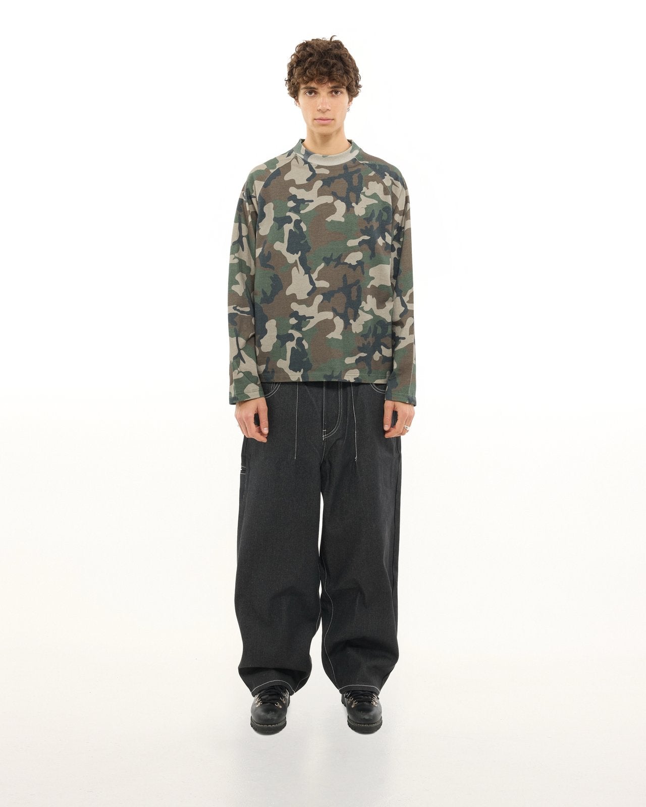 LONG SLEEVE T-SHIRT - CAMO - Sweats UK