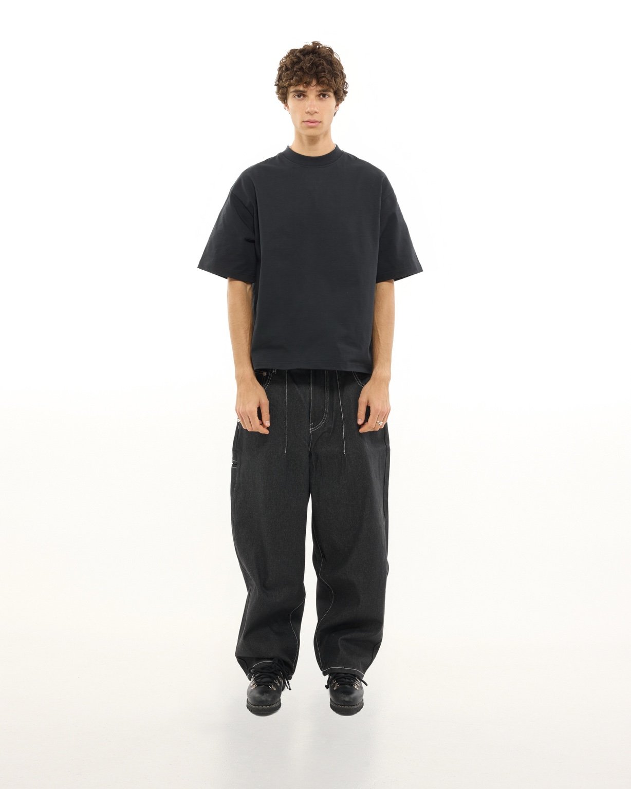 SIGNATURE BLANK T-SHIRT - BLACK - Sweats UK