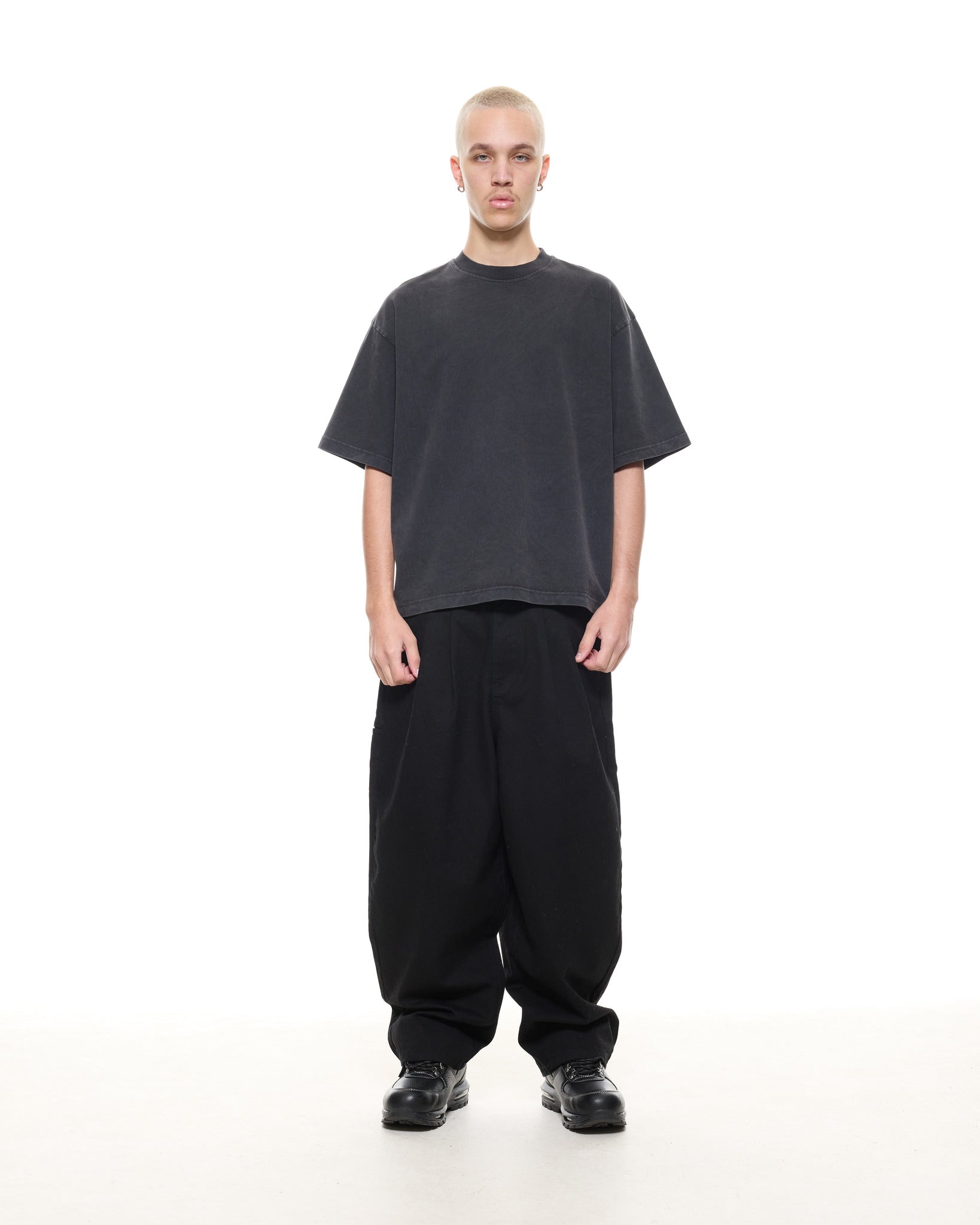 SIGNATURE BLANK T-SHIRT - WASHED BLACK - Sweats UK