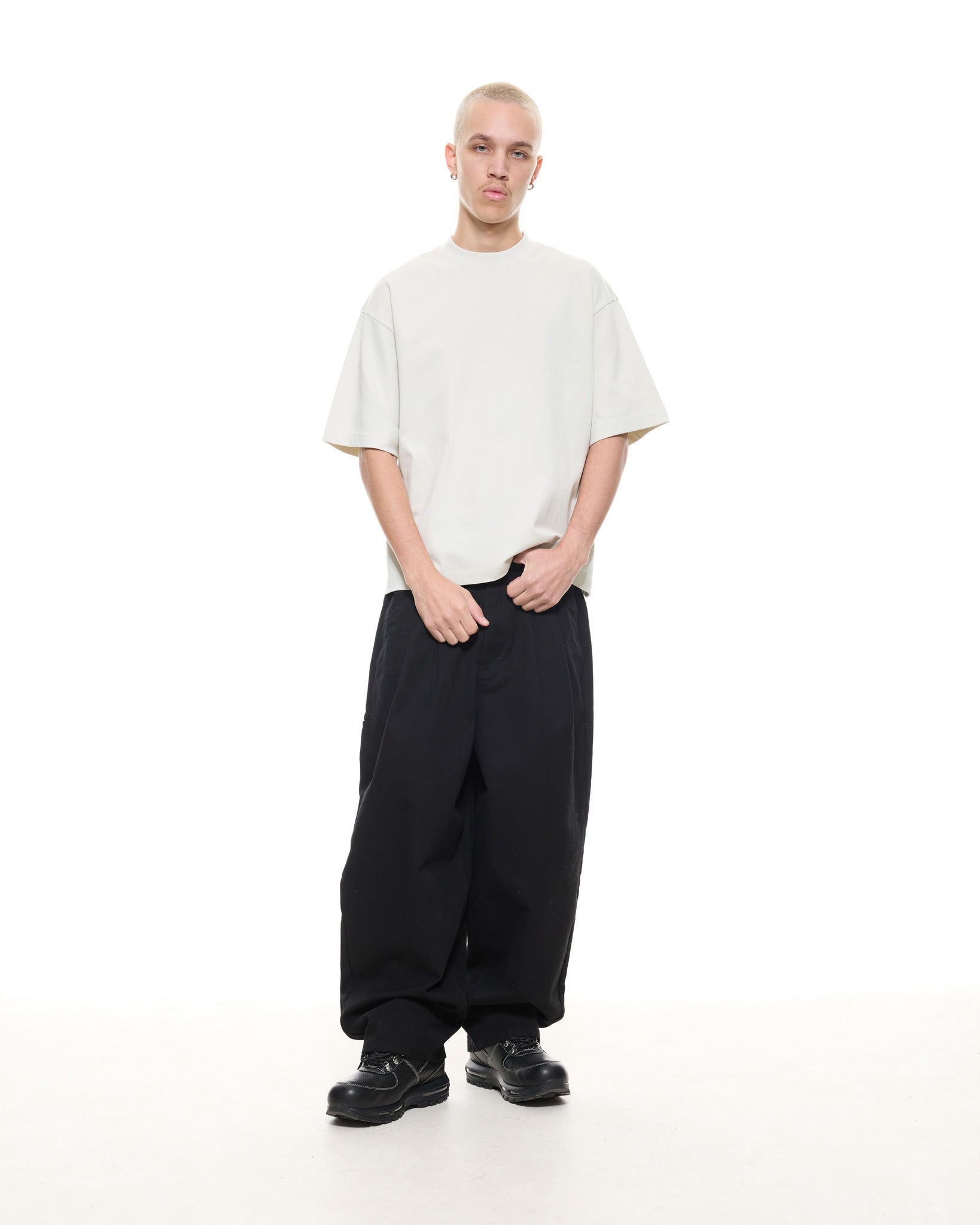 SIGNATURE BLANK T-SHIRT - CHALK - Sweats UK