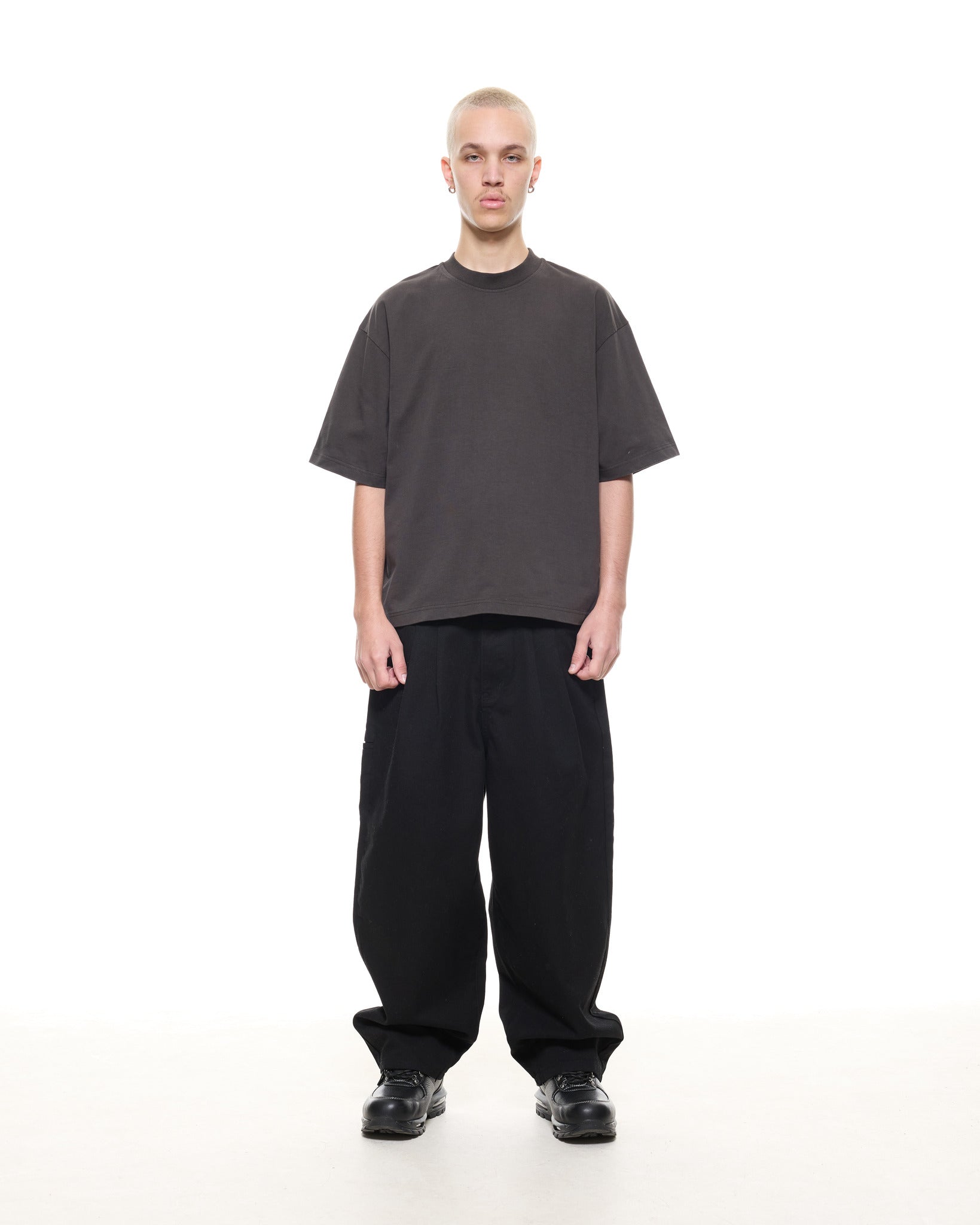 SIGNATURE BLANK T-SHIRT - COFFEE - Sweats UK