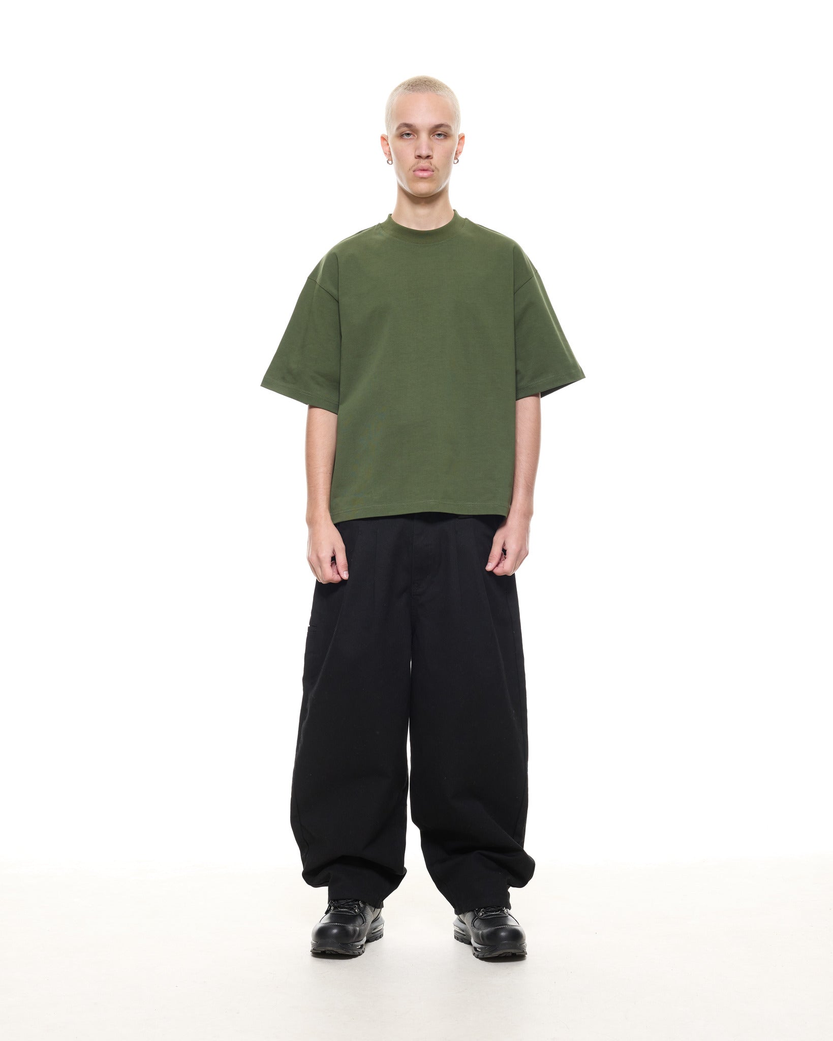 SIGNATURE BLANK T-SHIRT - MILITANT - Sweats UK