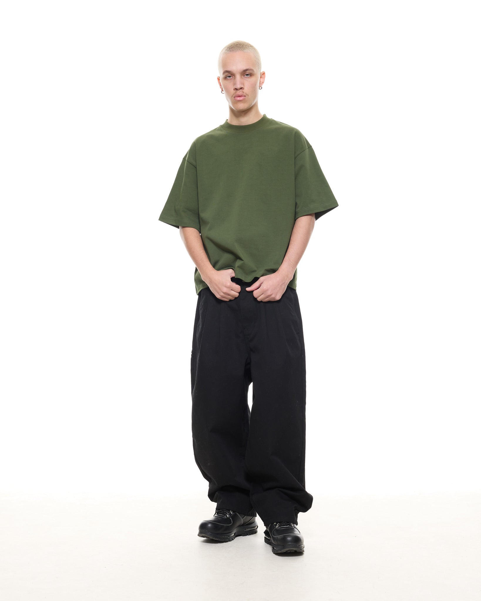 SIGNATURE BLANK T-SHIRT - MILITANT - Sweats UK
