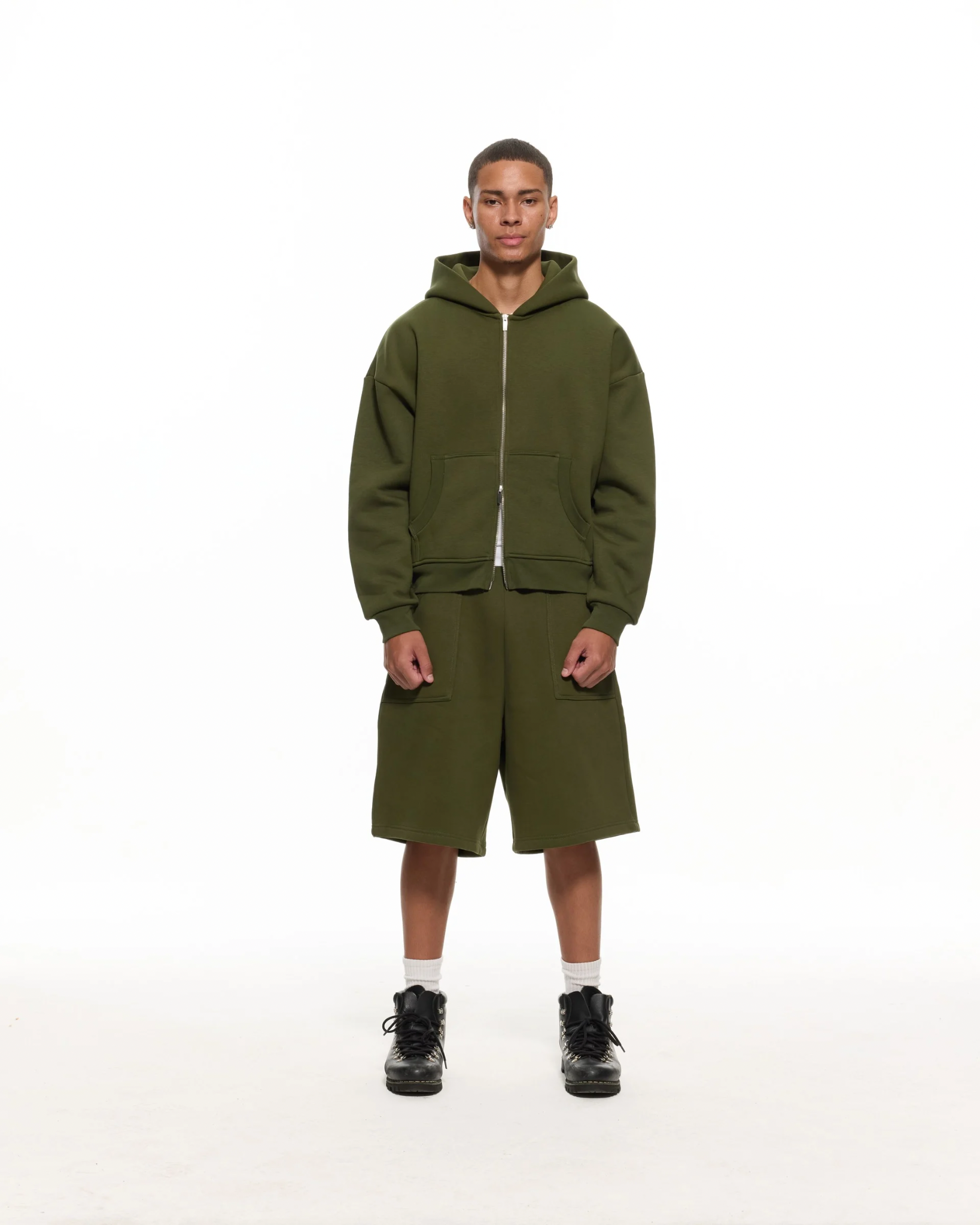 COZY SHORTS - MILITANT
