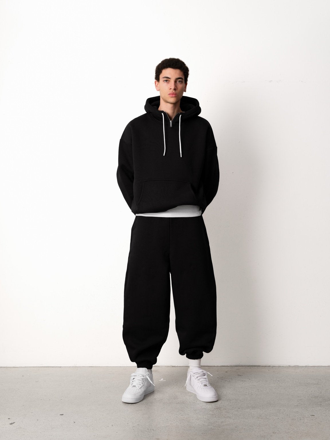 COZY TECH HOODIE - BLACK