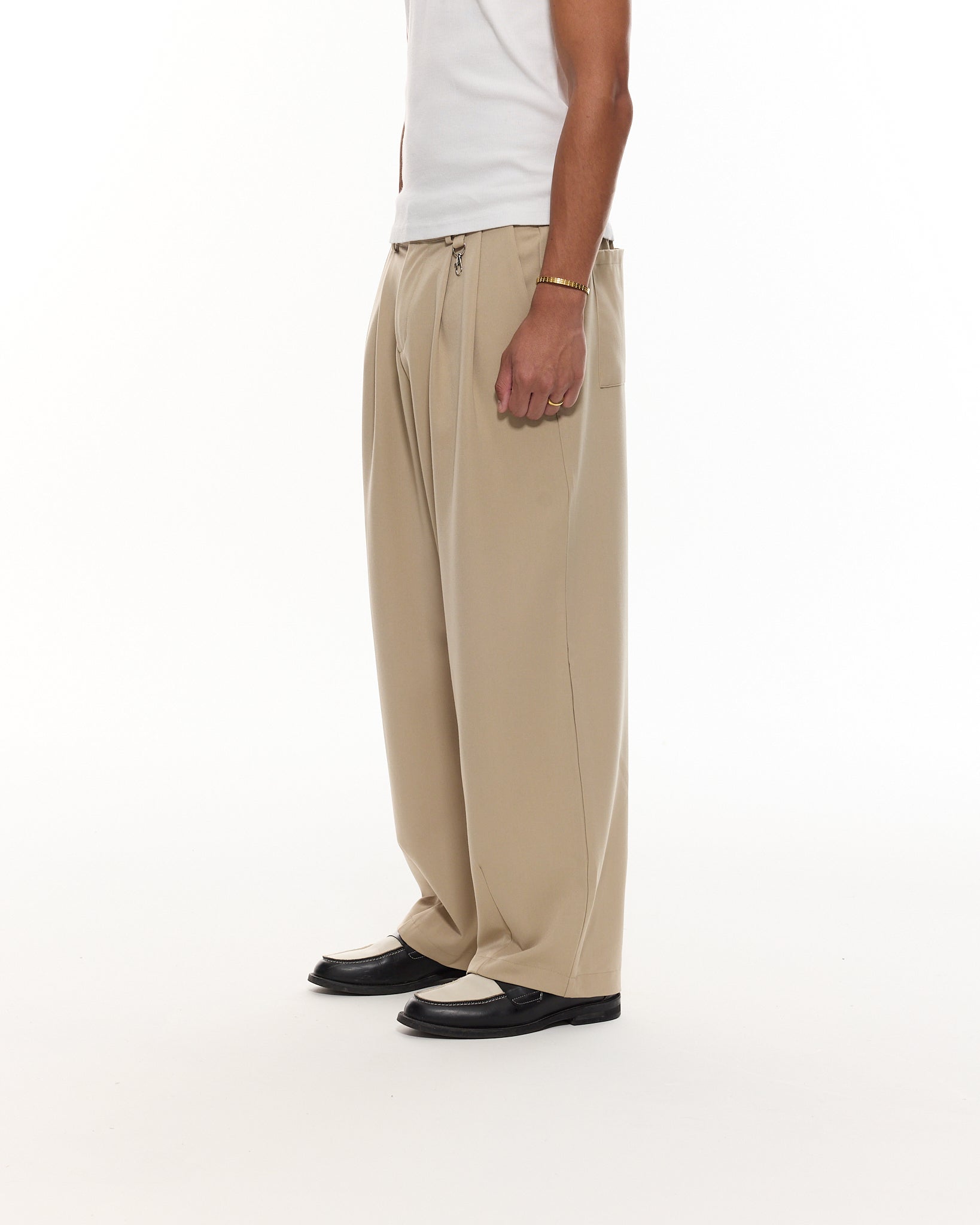 PLEATED PANT - SAND - Sweats UK