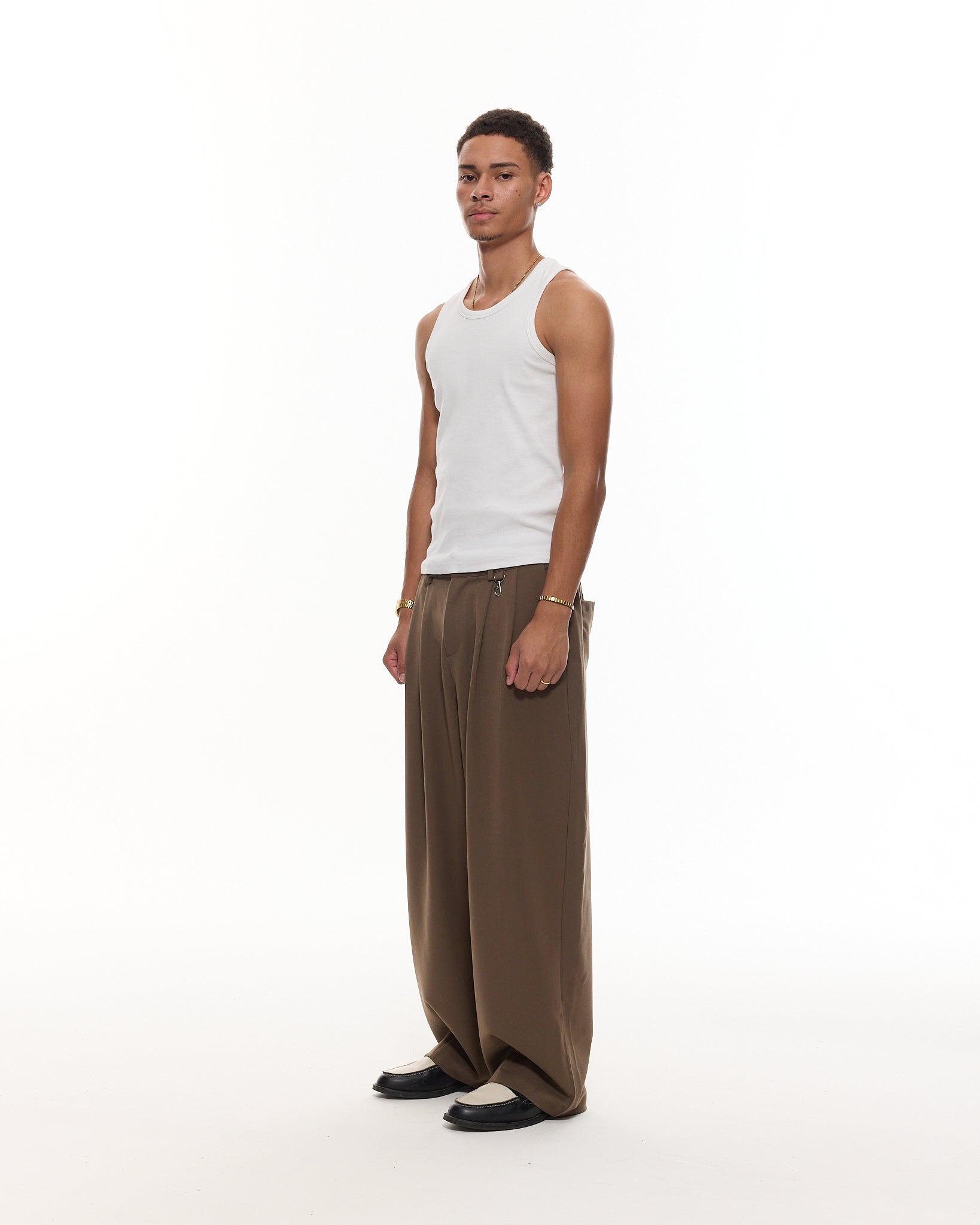 PLEATED PANT - BROWN - Sweats UK