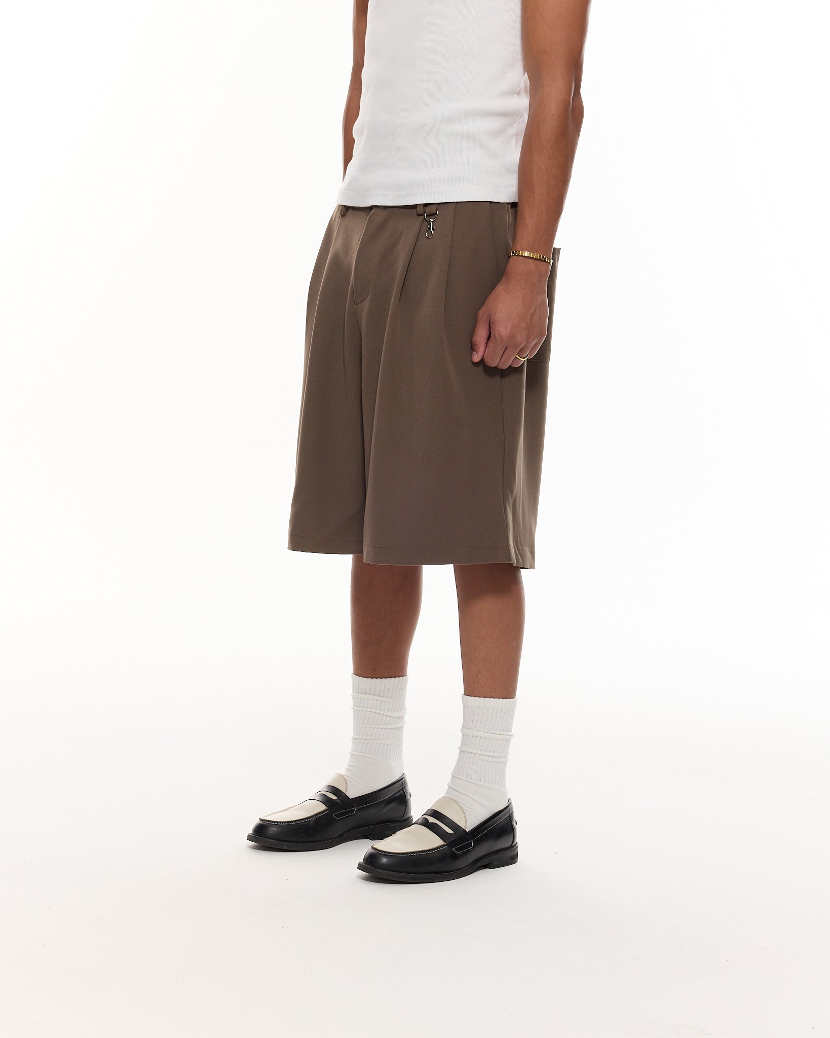 PLEATED SHORT - BROWN - Sweats UK