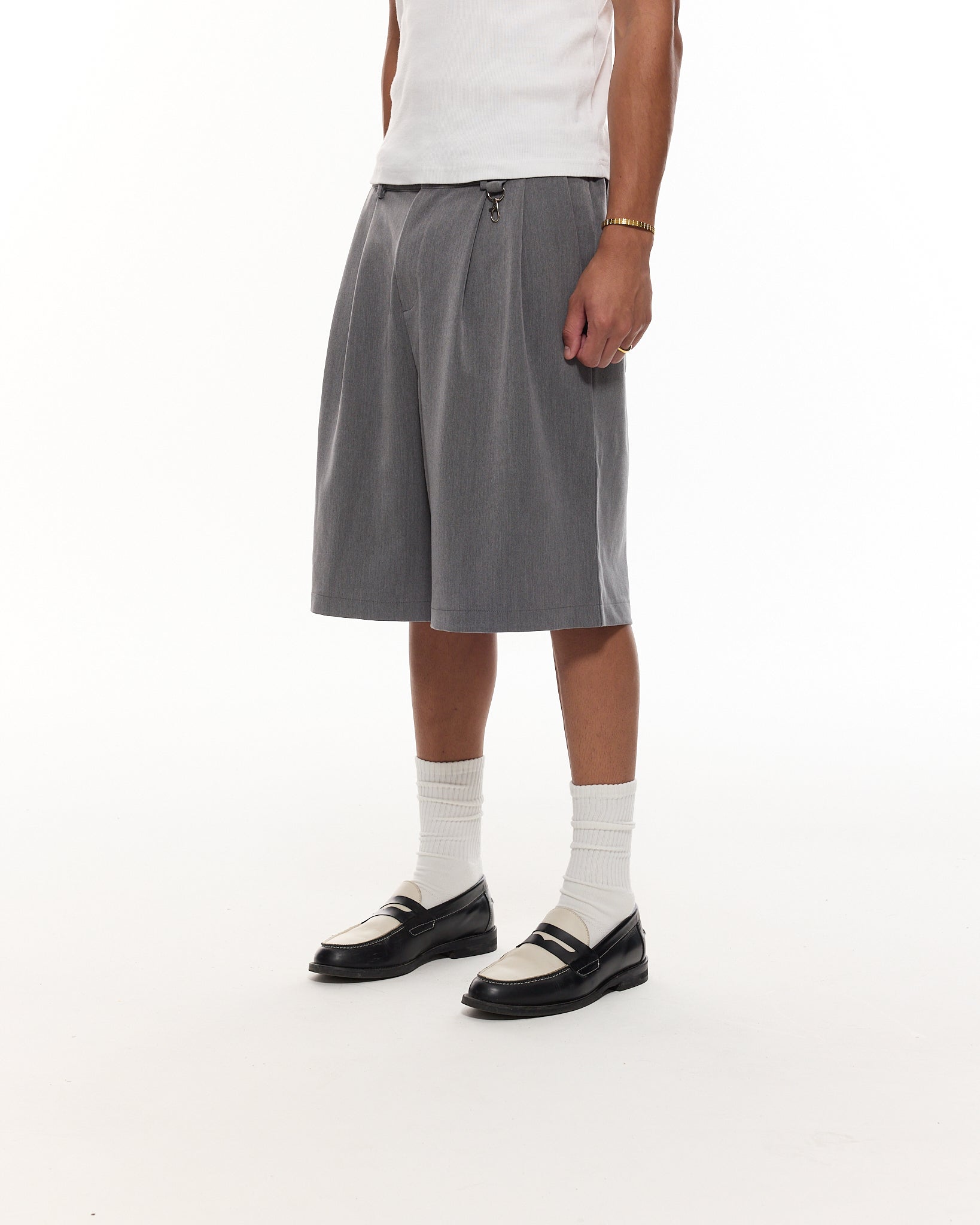 PLEATED SHORT - GREY - Sweats UK