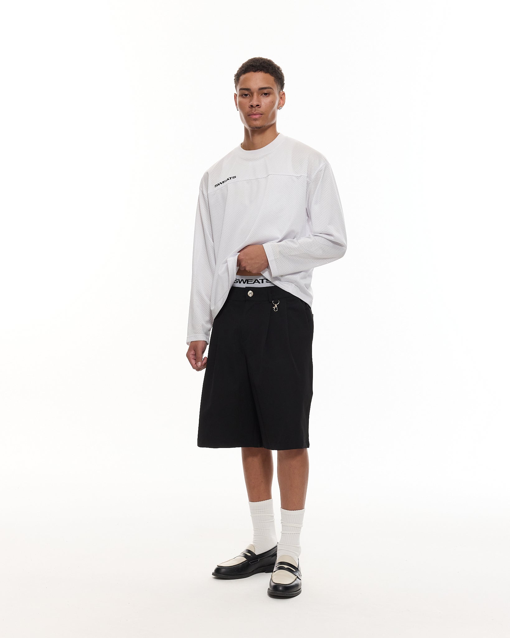 PLEATED SHORT - BLACK - Sweats UK