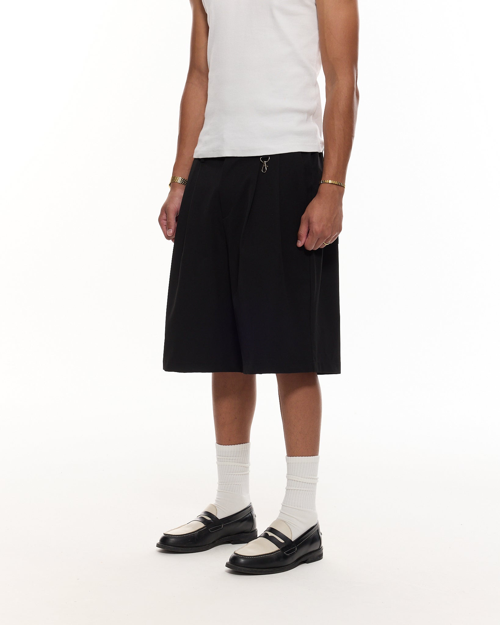 PLEATED SHORT - BLACK