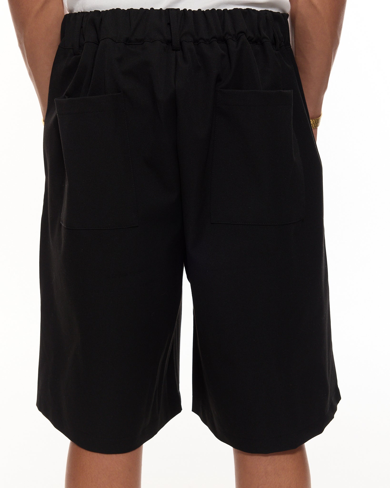 PLEATED SHORT - BLACK - Sweats UK