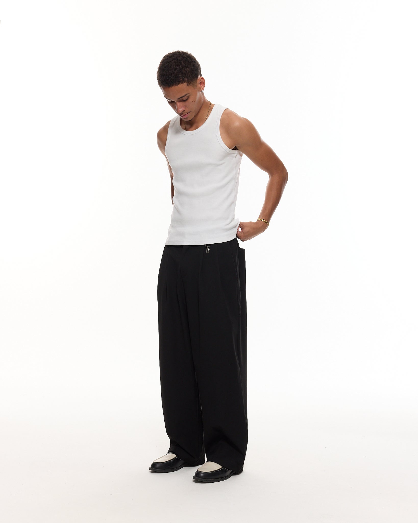 PLEATED PANT - BLACK - Sweats UK