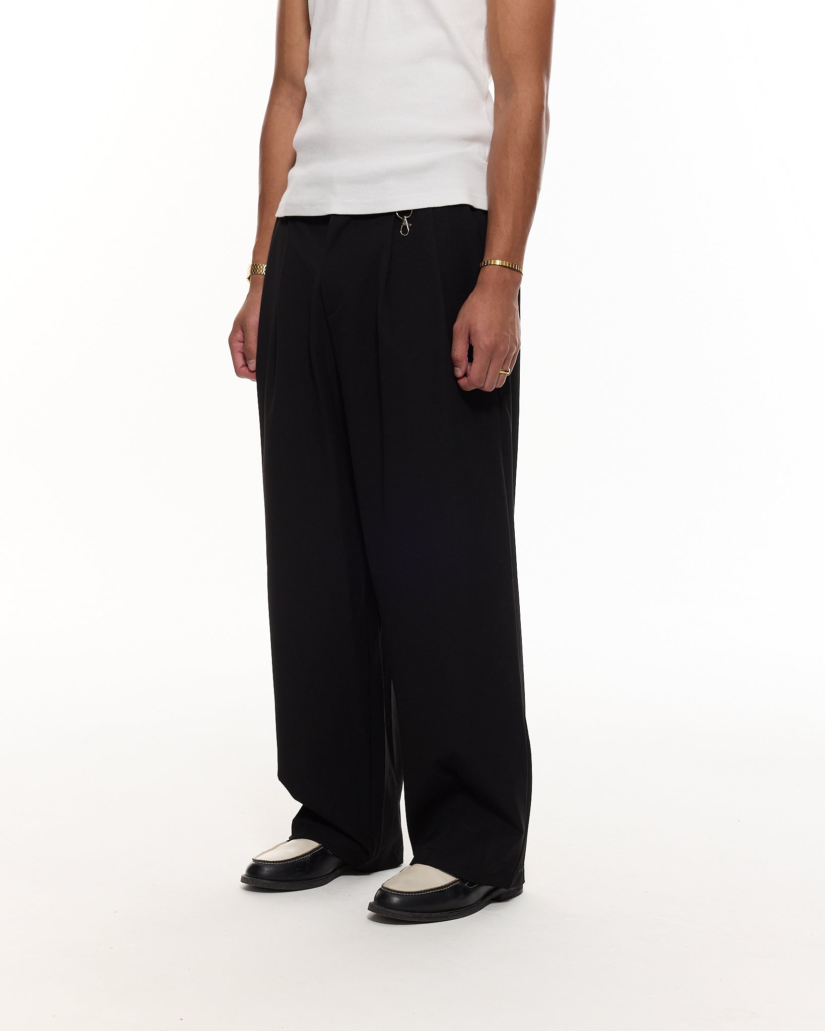 PLEATED PANT - BLACK - Sweats UK