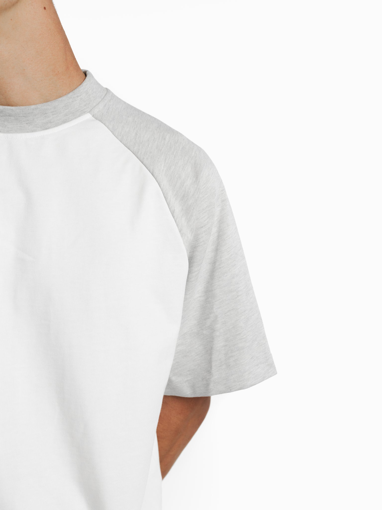 RAGLAN SS T-SHIRT - WHITE/ARCTYC
