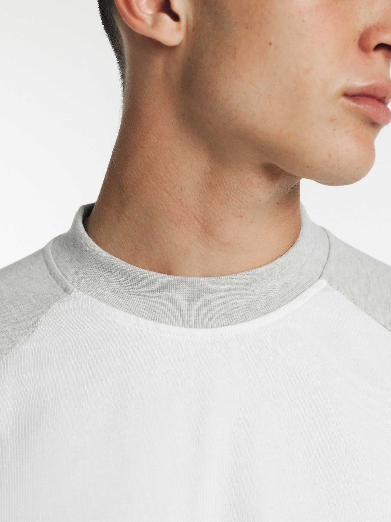 RAGLAN LS T-SHIRT - WHITE/ARCTYC