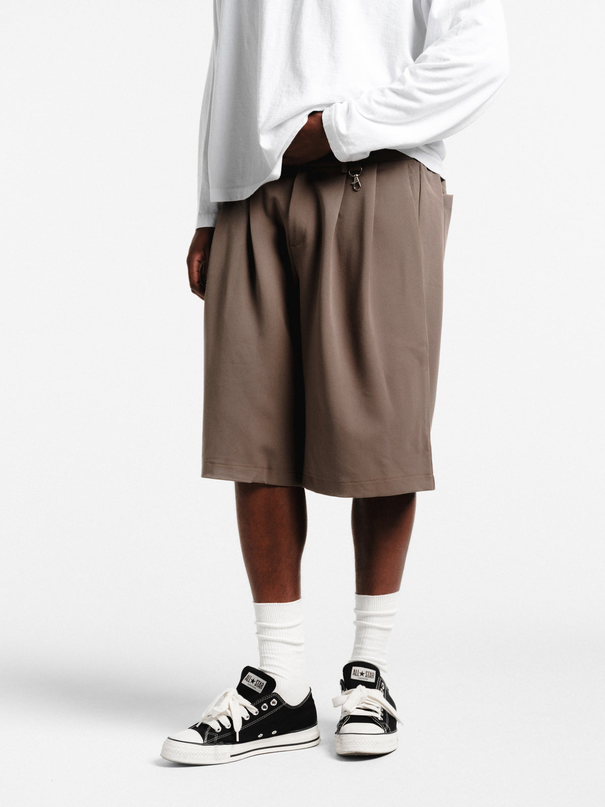 PLEATED SHORT - BROWN