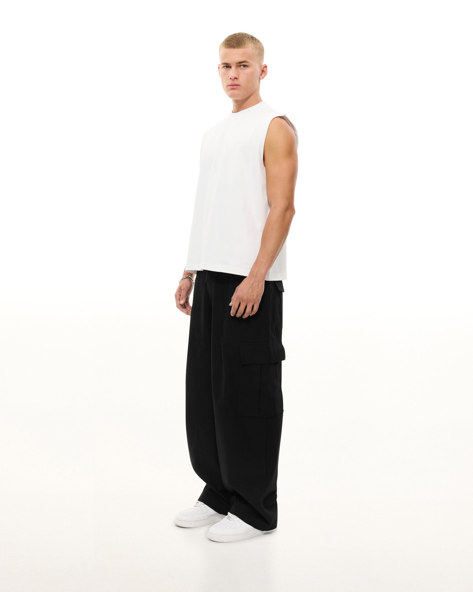 MUSCLE TEE - WHITE