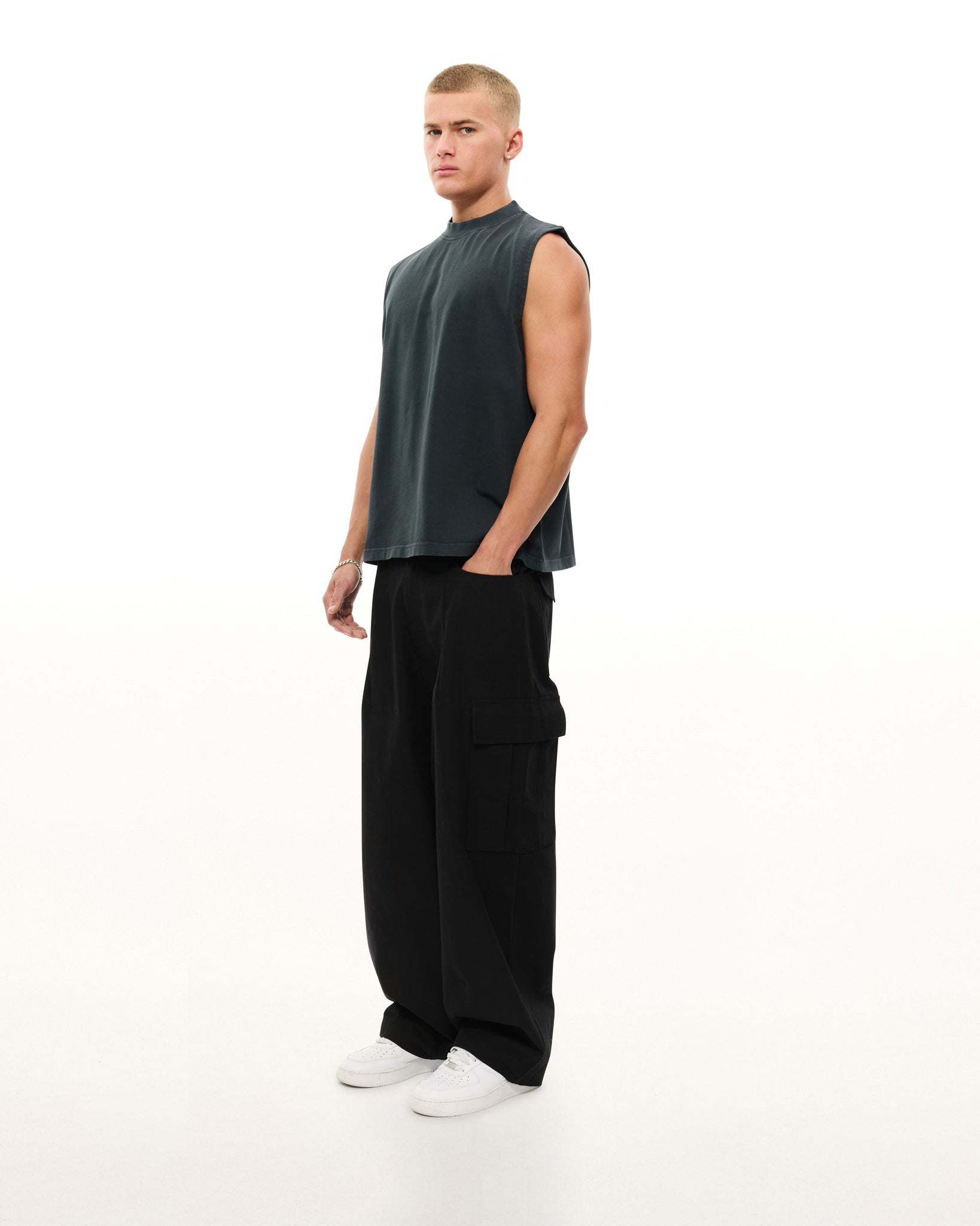 MUSCLE TEE - WASHED BLACK