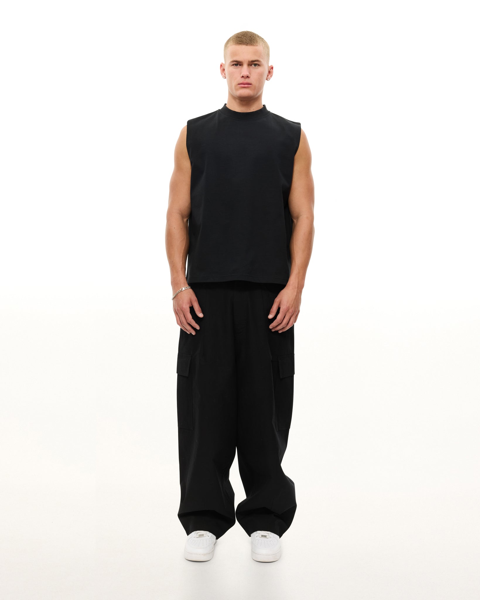 MUSCLE TEE - BLACK