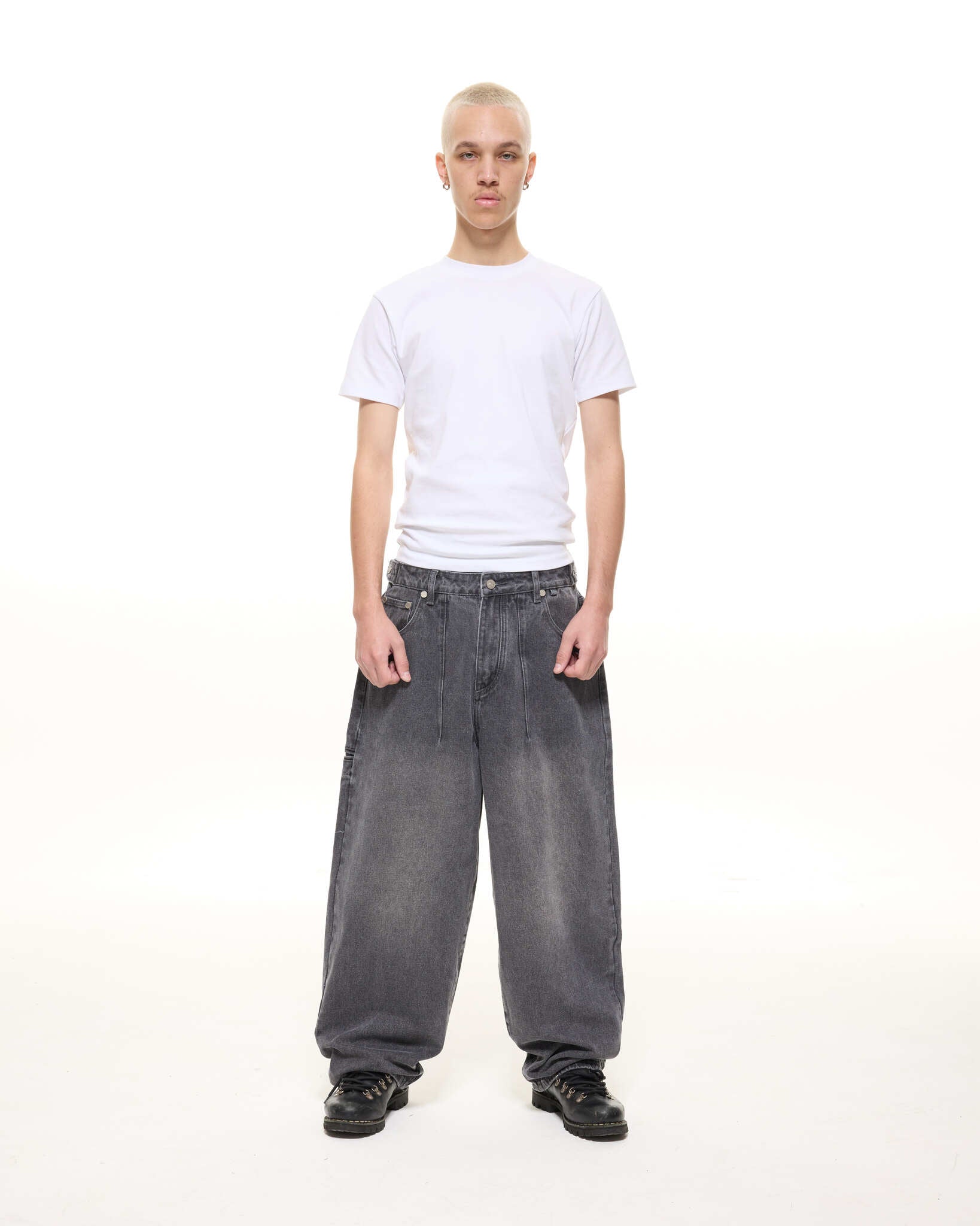 DENIM BAGGY JEANS - WASHED BLACK - Sweats UK