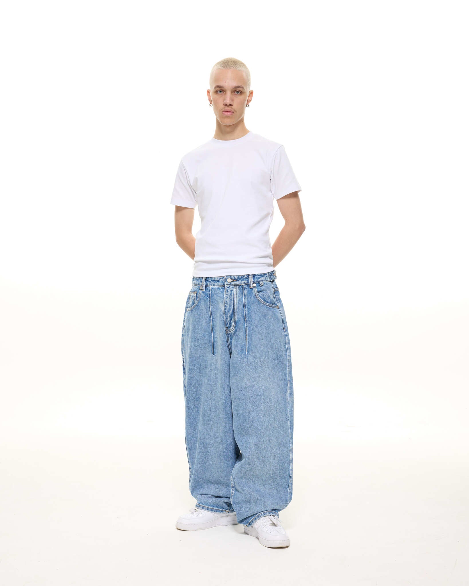 DENIM BAGGY JEANS - LIGHT BLUE - Sweats UK