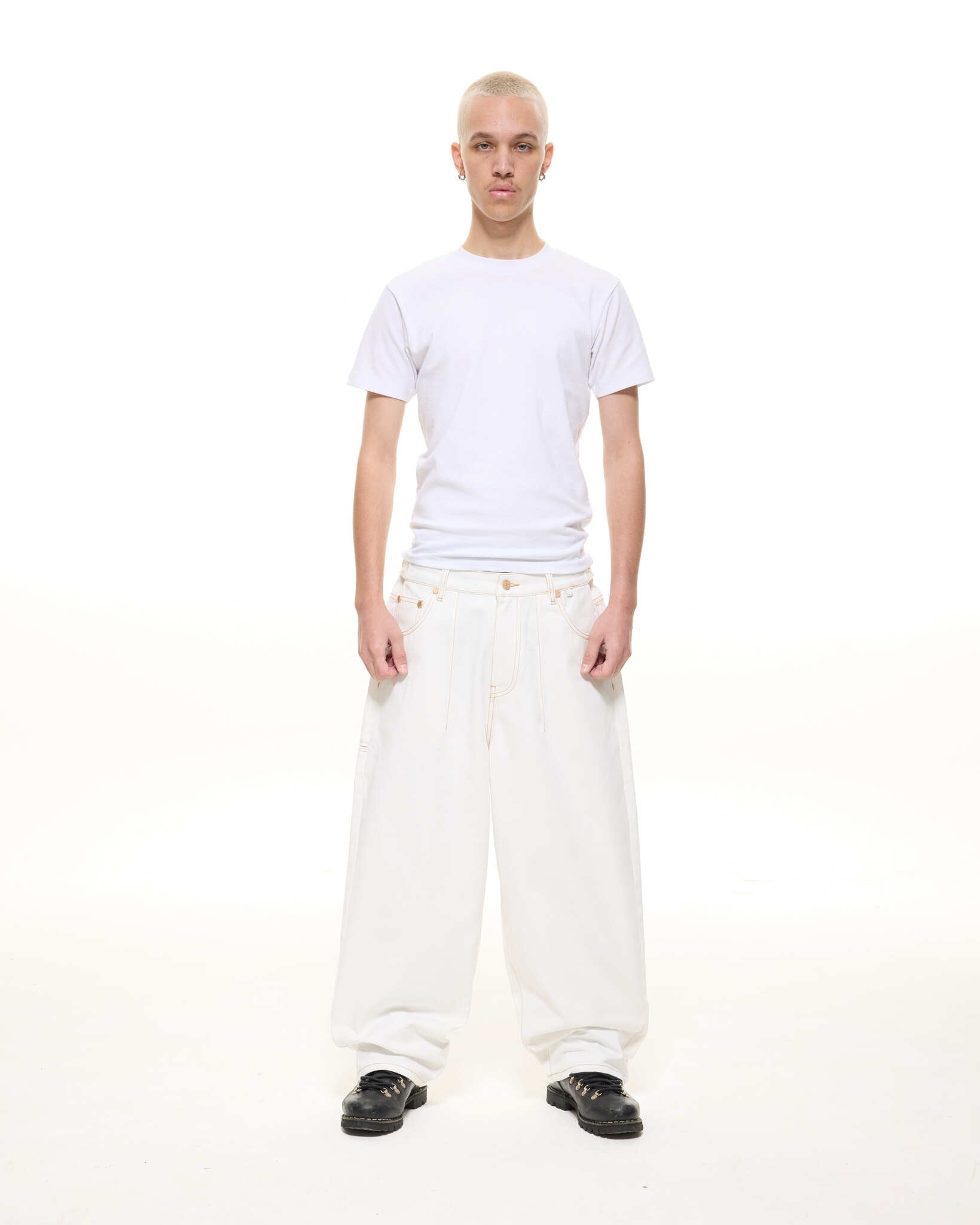 DENIM BAGGY JEANS - WHITE - Sweats UK