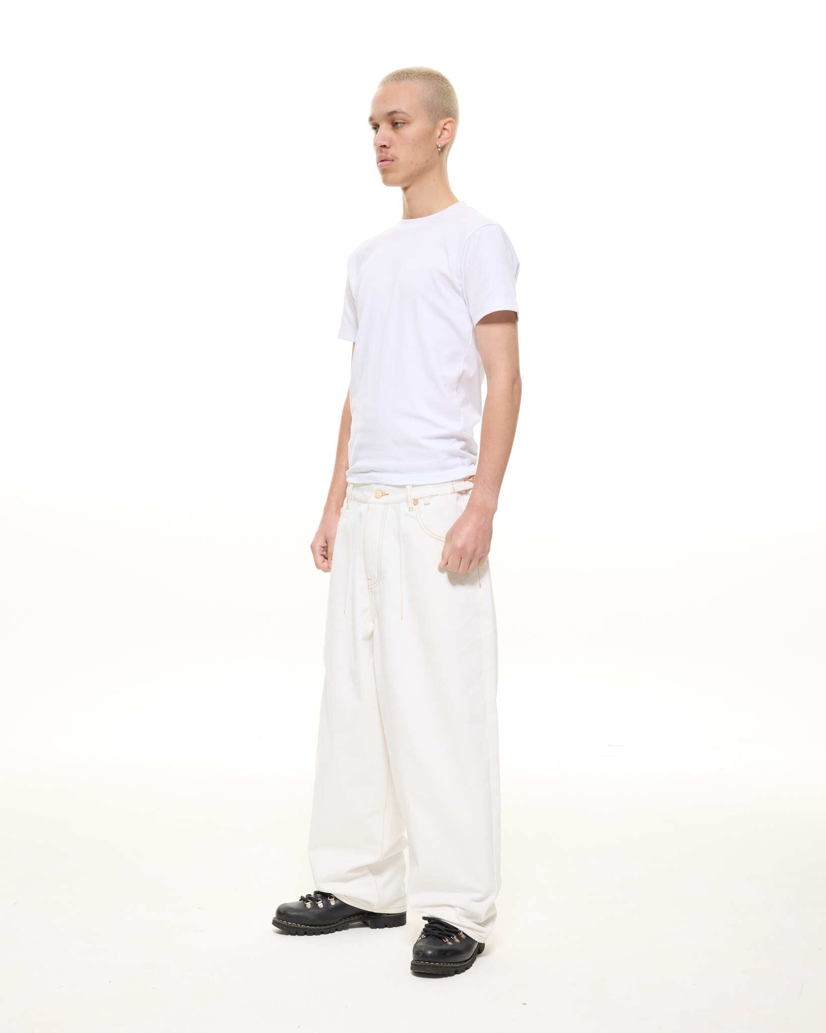 DENIM BAGGY JEANS - WHITE - Sweats UK
