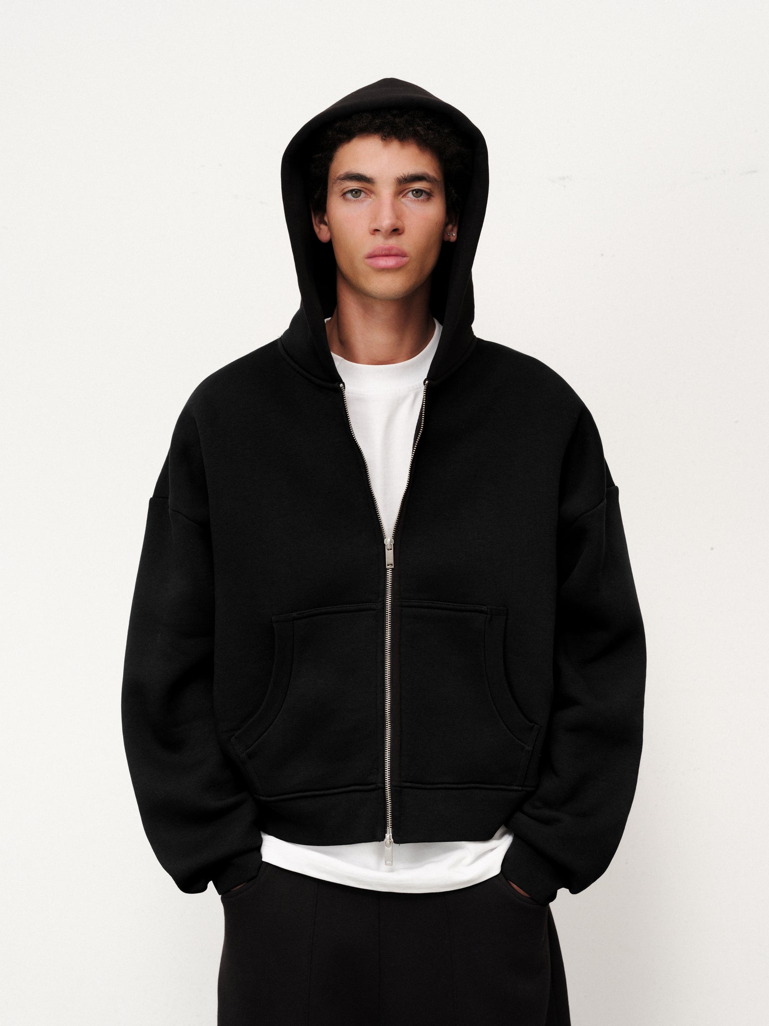 COZY ZIP UP - BLACK