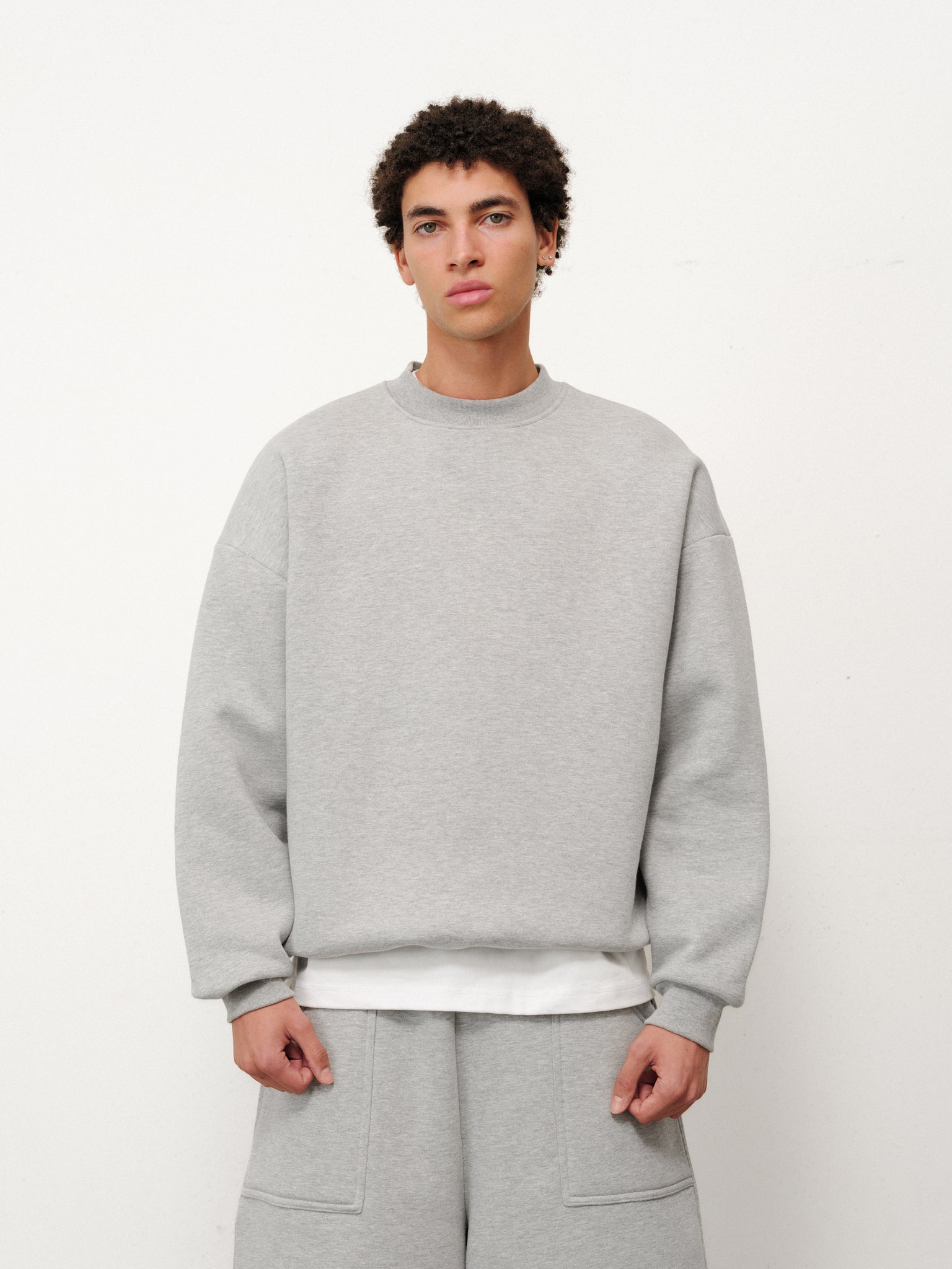 COZY SWEATER - GREY