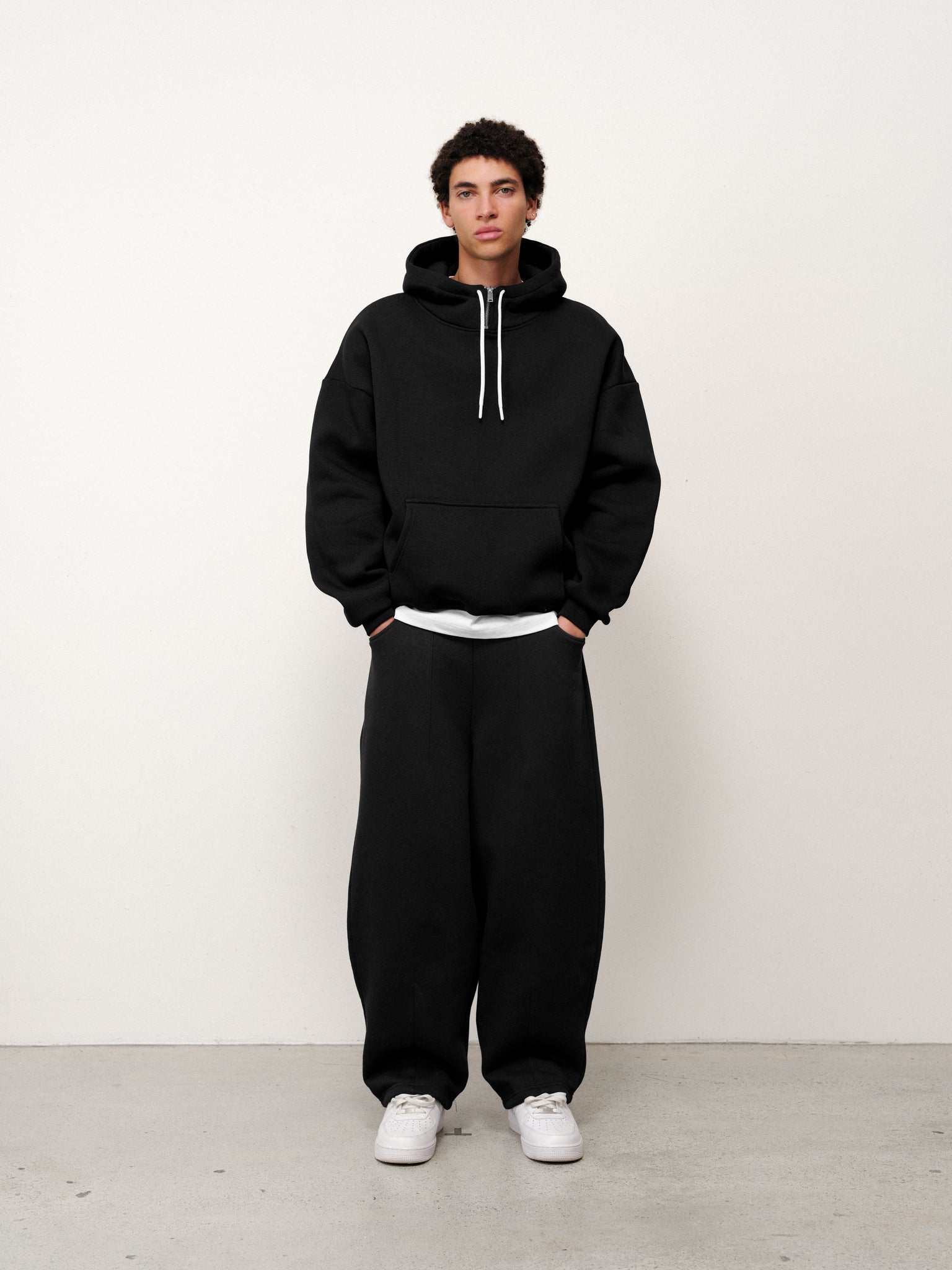 COZY TECH HOODIE - BLACK