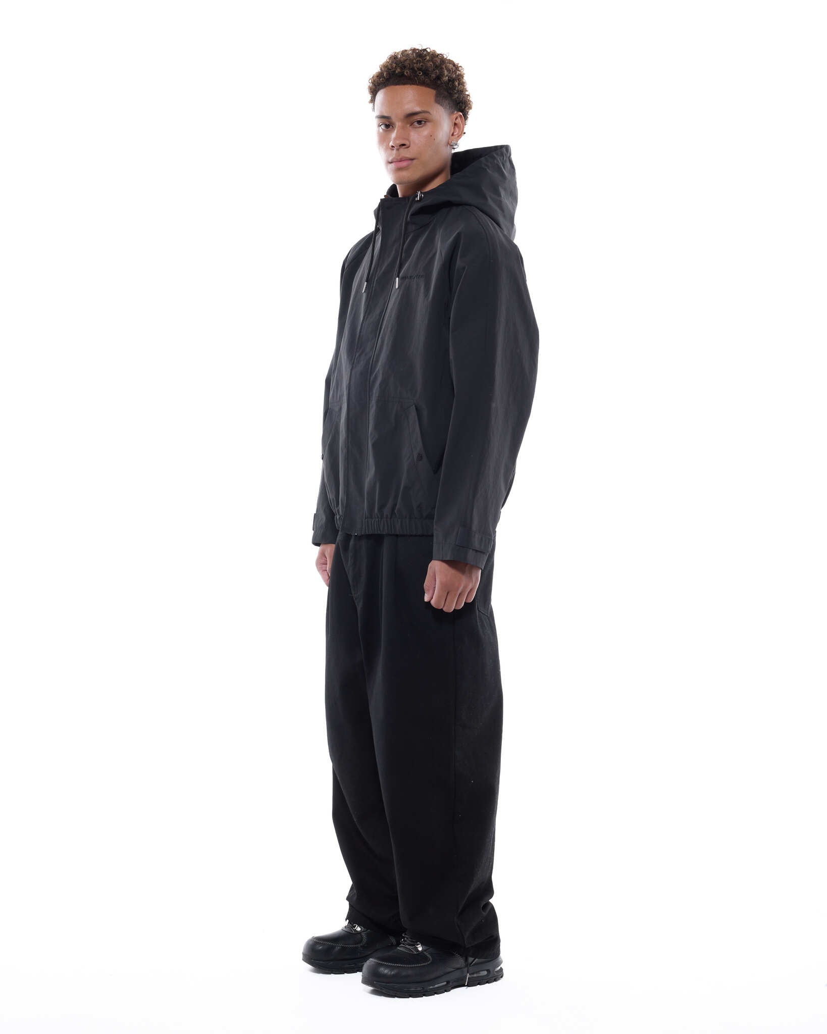 ARC JACKET - BLACK - Sweats UK