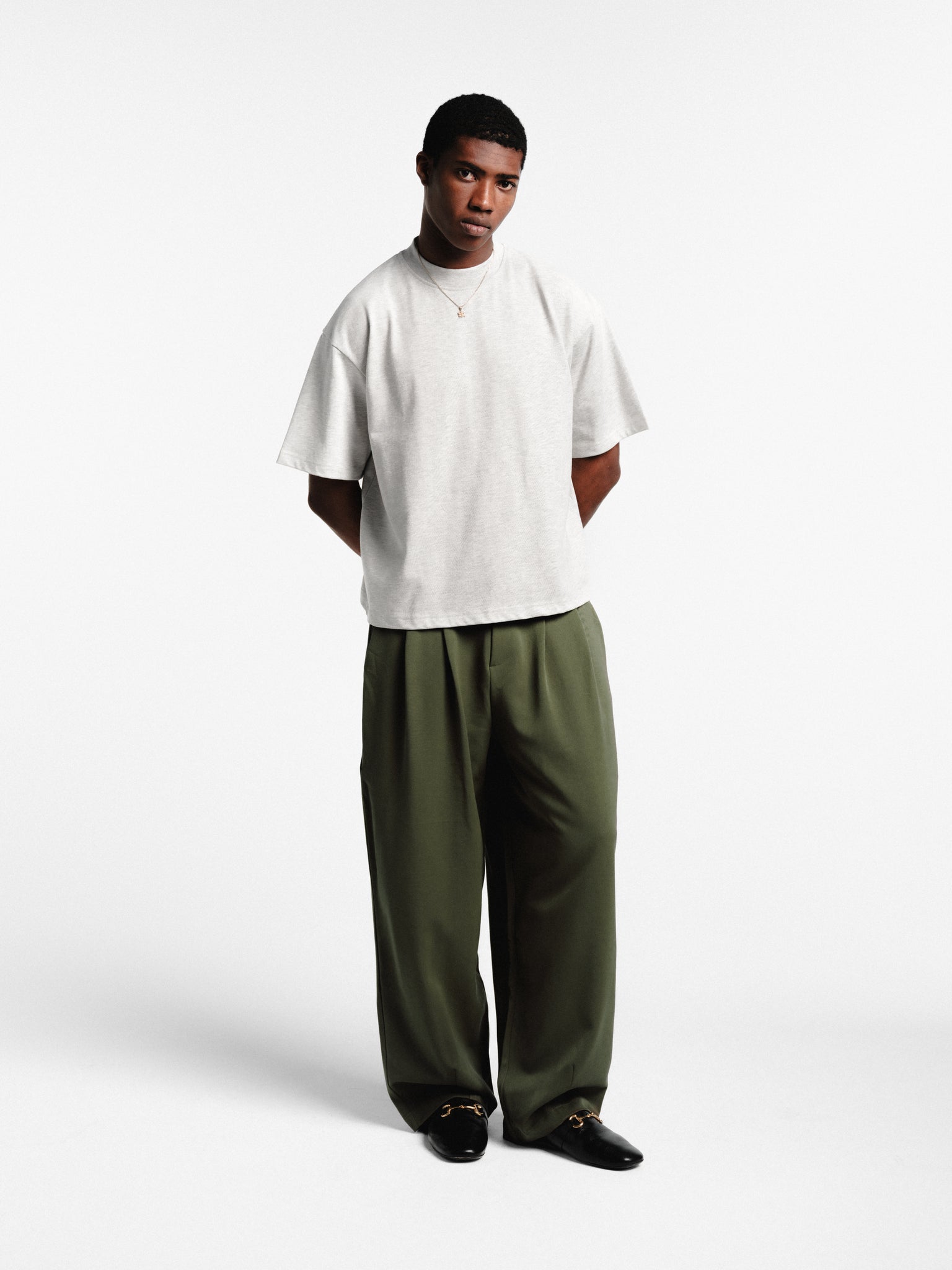 PLEATED PANT - OLIVE