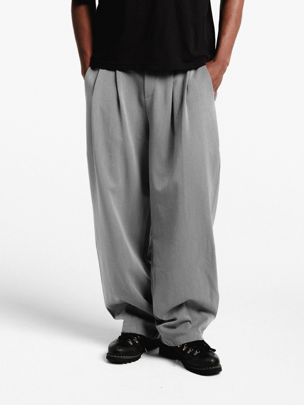 PLEATED PANT - GREY
