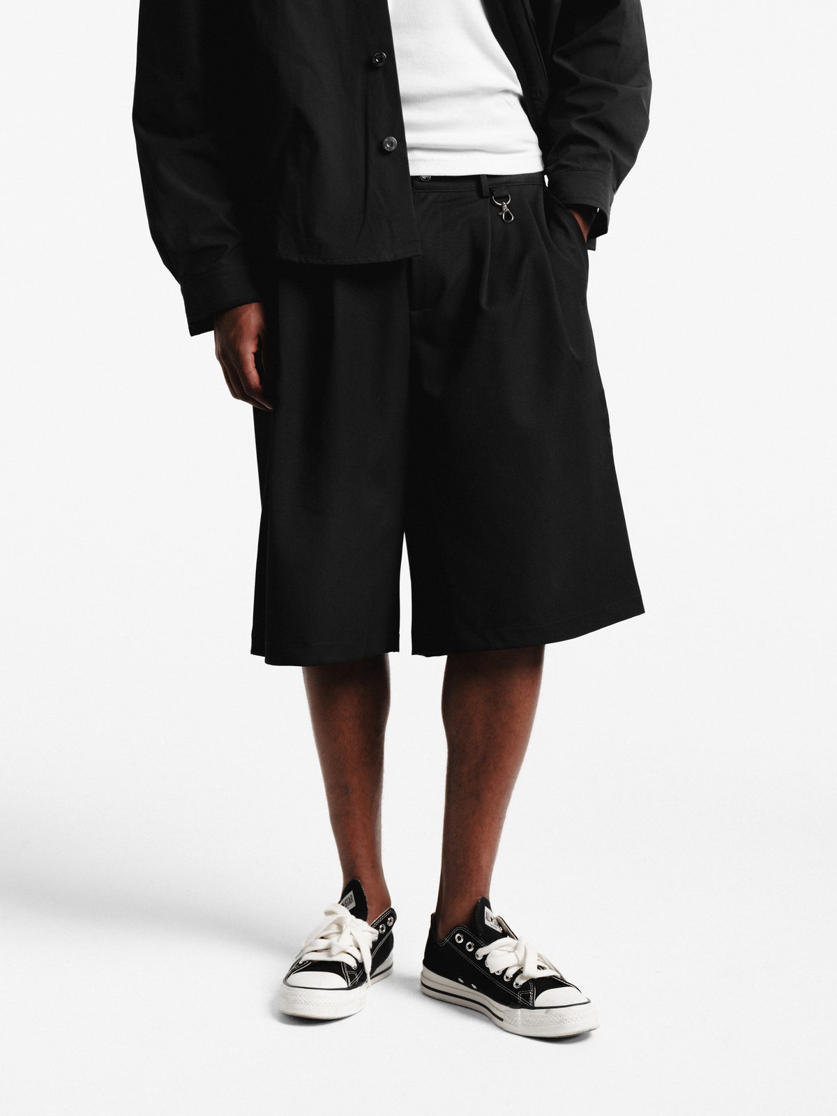 PLEATED SHORT - BLACK