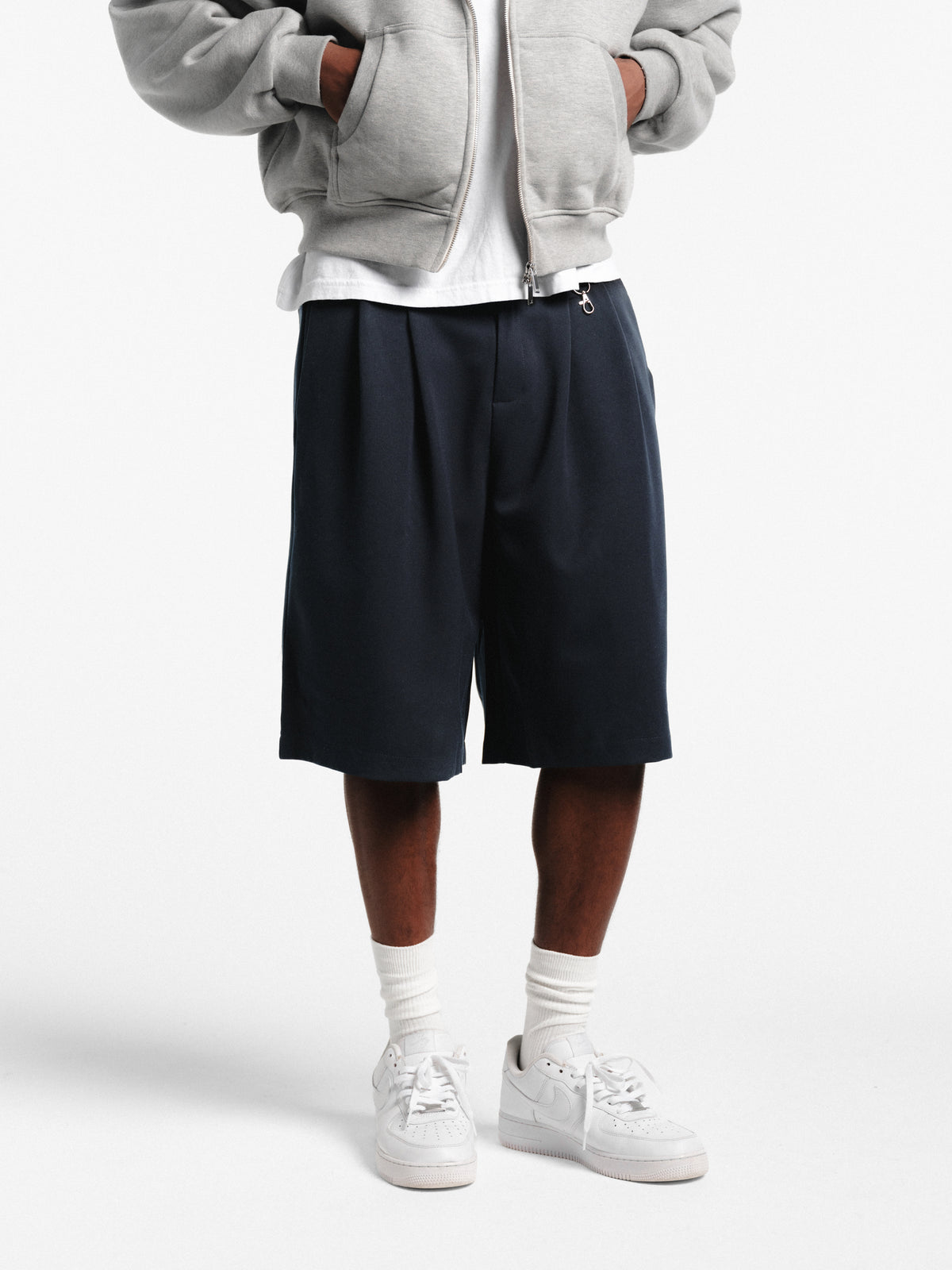 PLEATED SHORT - NAVY