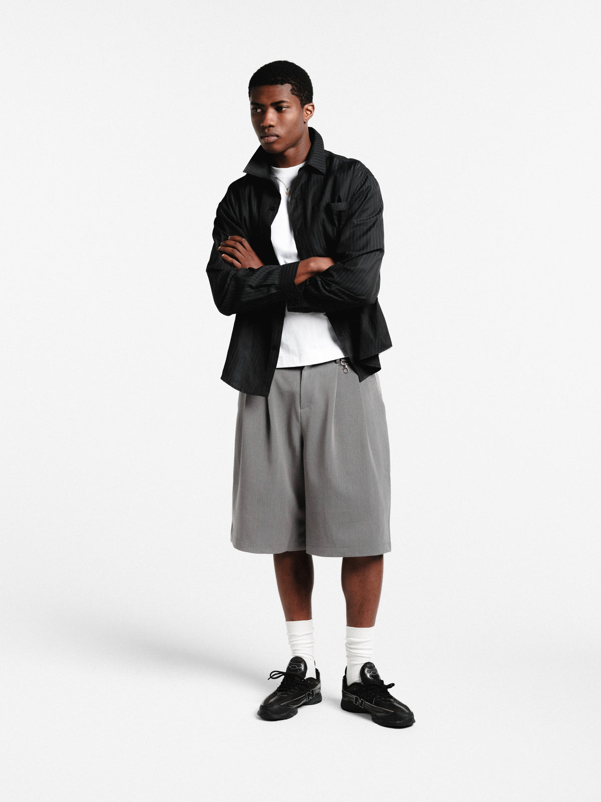 PLEATED SHORT - GREY