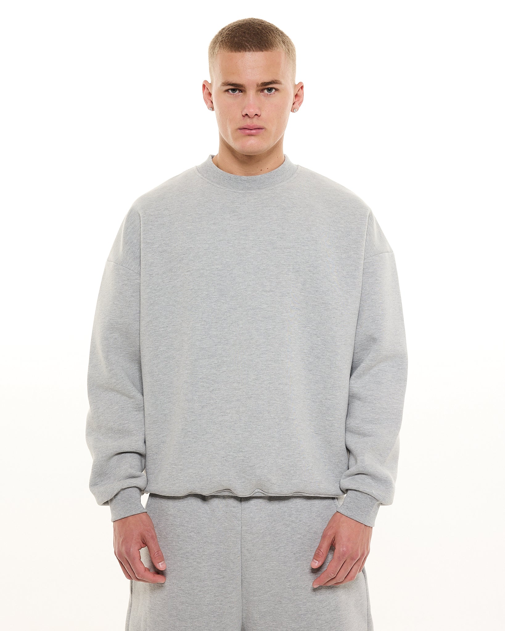 COZY SWEATER - GREY